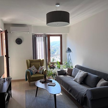 Modern Flatiron Apartment, Skopje Center Kültér fotó