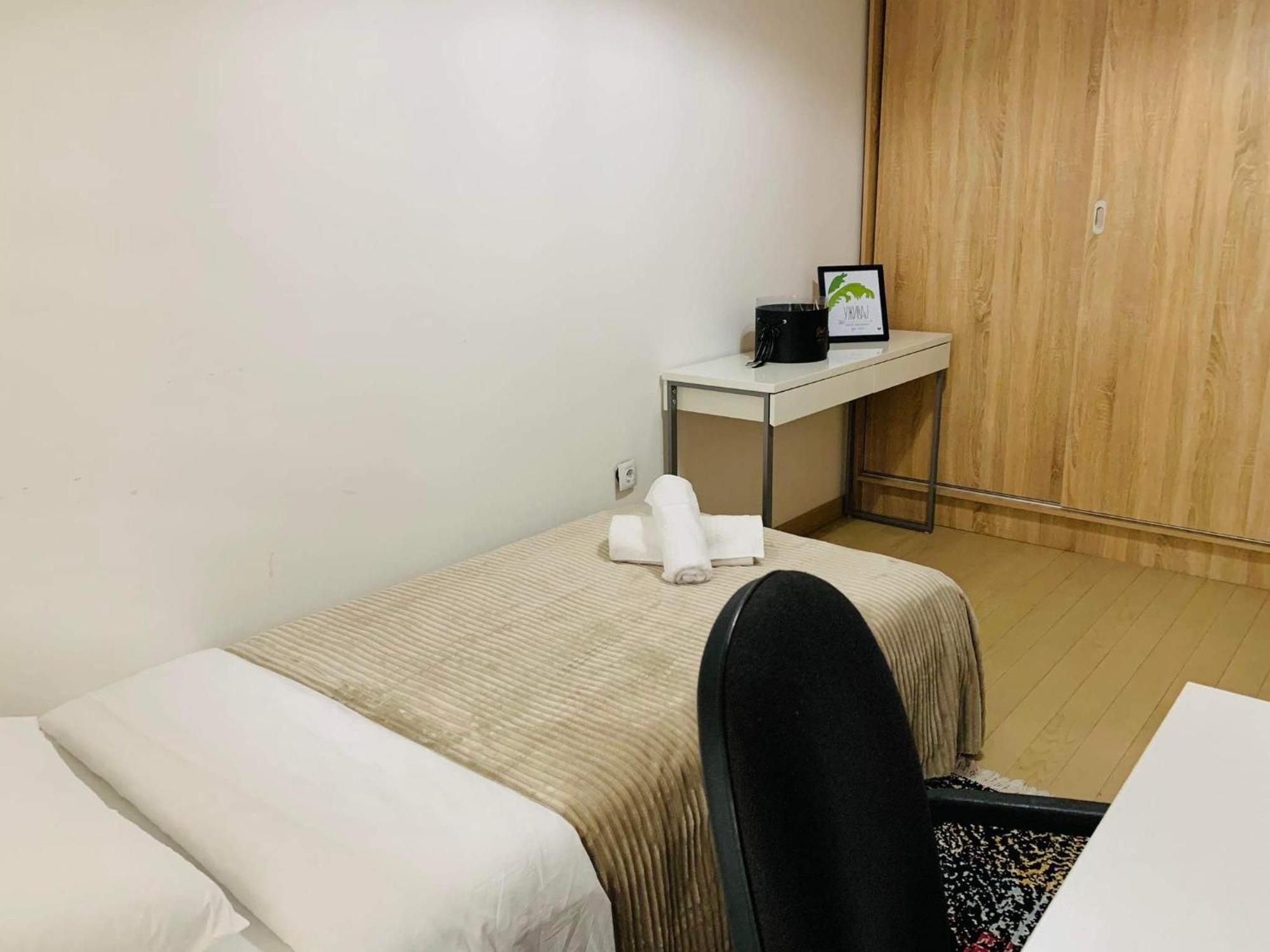 Modern Flatiron Apartment, Skopje Center Kültér fotó