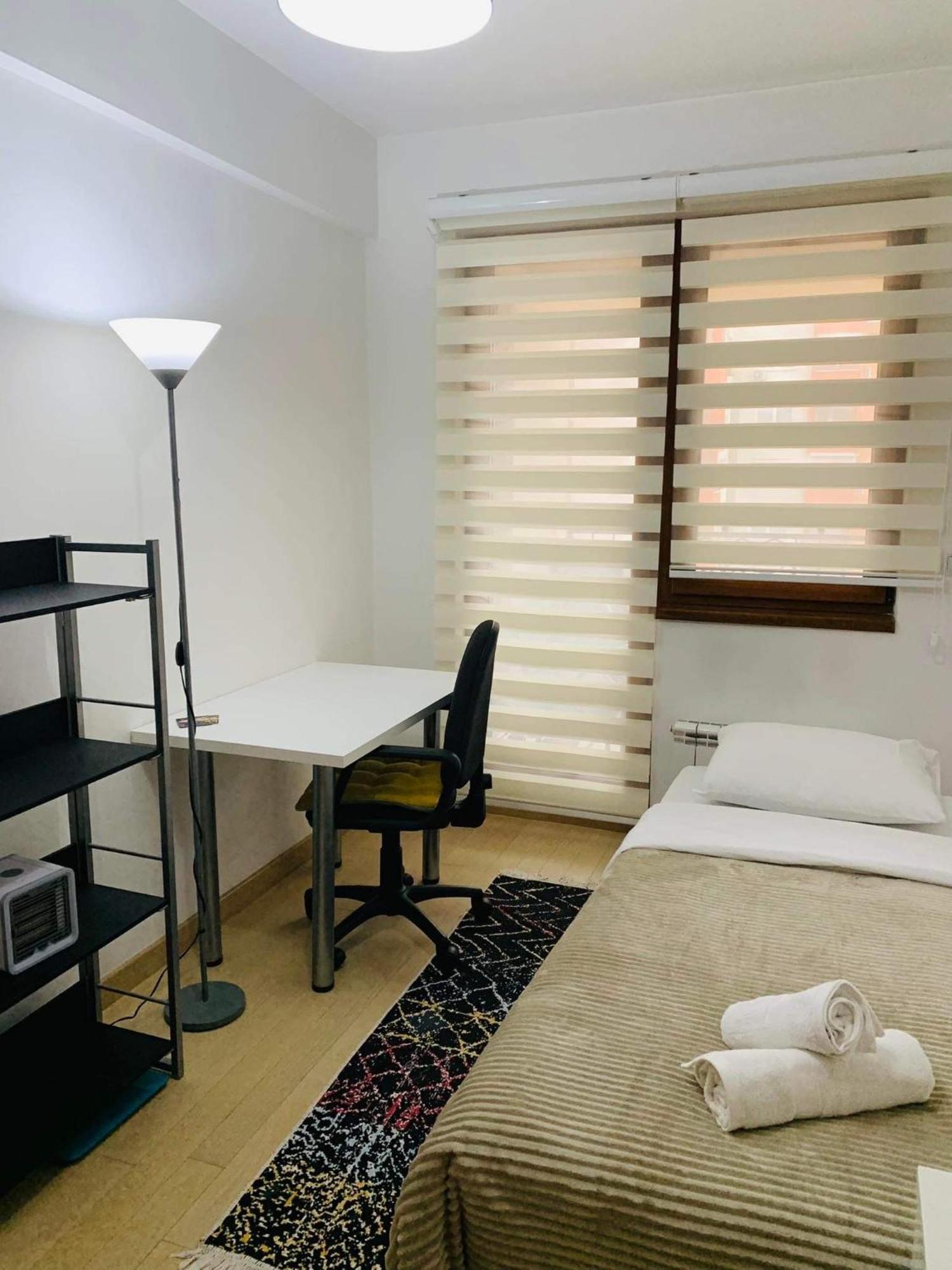 Modern Flatiron Apartment, Skopje Center Kültér fotó